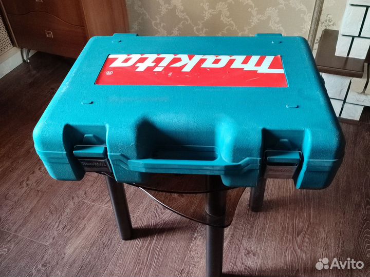 Перфоратор makita HR 3000c