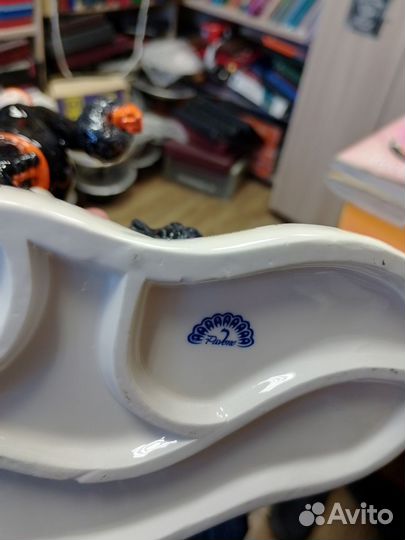 Фарфоровая статуэтка Дама с собачкой Италия