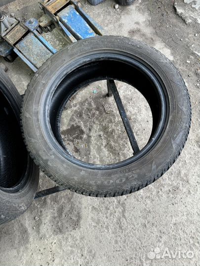 Goodyear UltraGrip Ice+ 215/55 R17