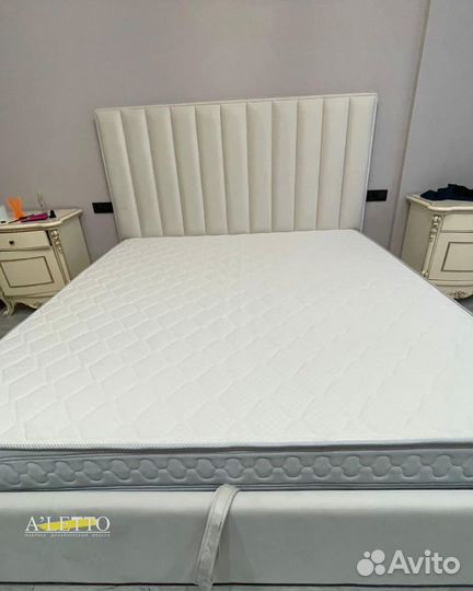 Кровать двуспальная с мягким изголовьем на заказ