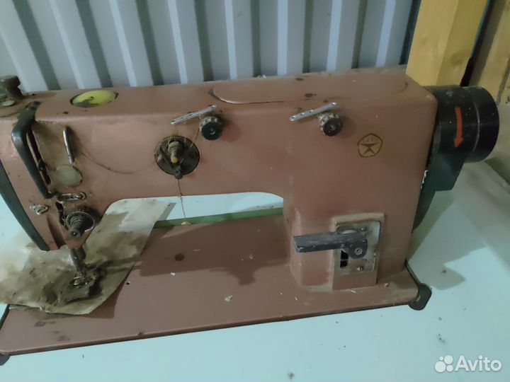 Швейная машина