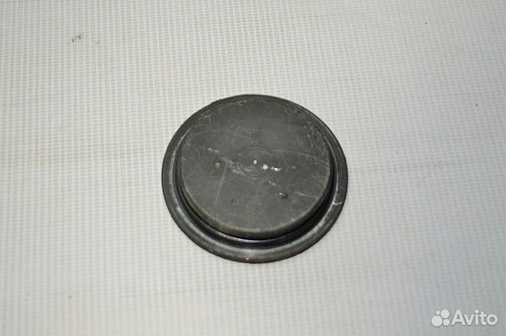 Крышка шкворня поворотного кулака, переднего моста