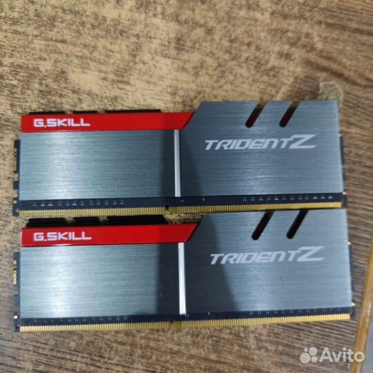 G. Skill Trident Z F4-3000C14D-16GTZ