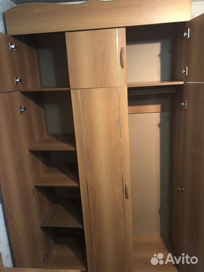 Шкаф