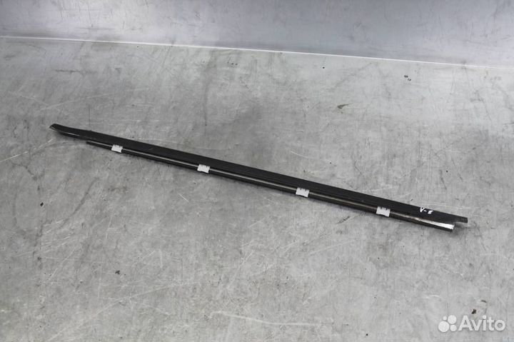 Молдинг стекла задней левой двери Nissan Qashqai