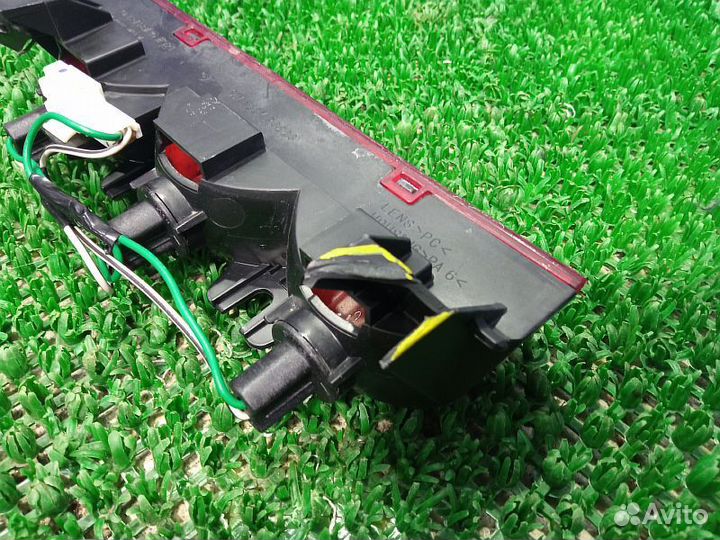 Дополнительный стоп-сигнал Mitsubishi Pajero Sport