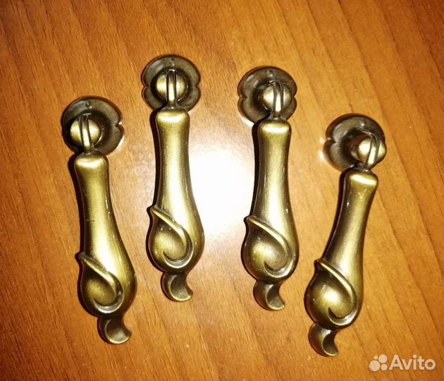 Мебельные ручки комплект