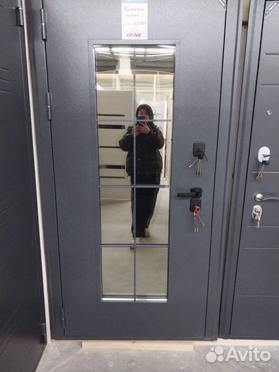 Дверь входная в частный дом