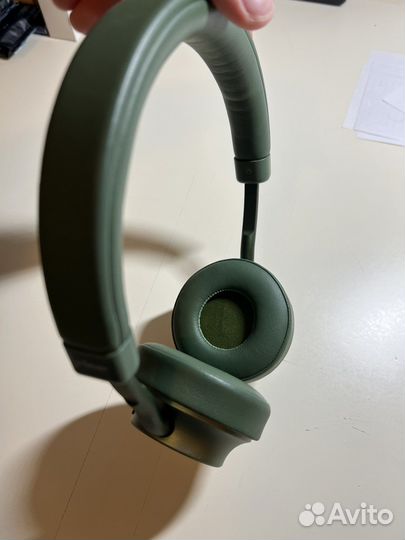 Беспроводные наушники jays