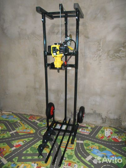 Рама для мгбу с мотором лебедкой и колесами