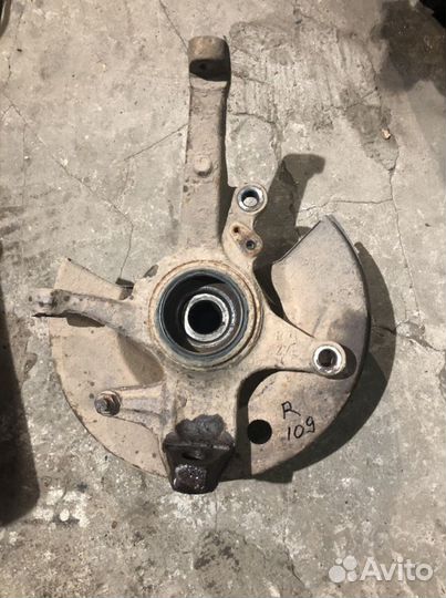 Кулак передний Форд Рейнджер Мазда В2500