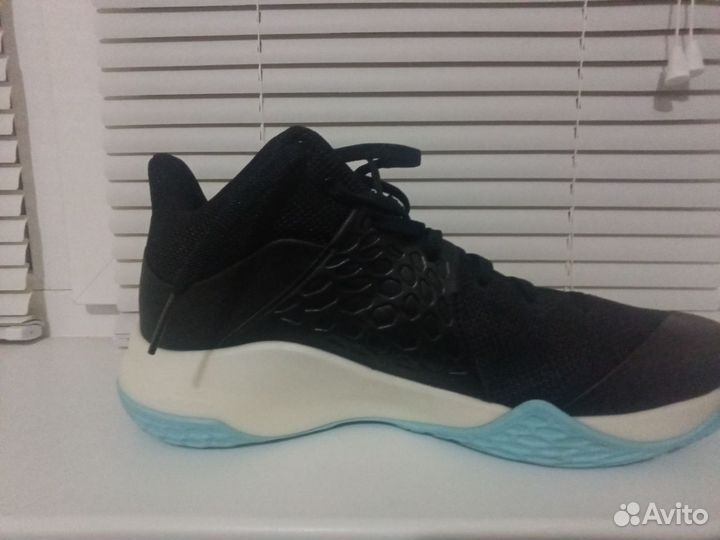 Баскетбольные кроссовки Li-Ning Sonic TD