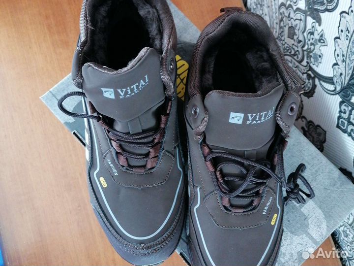 Мужские зимние кроссовки 41размер