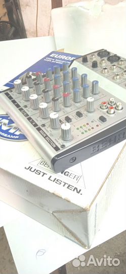 Микшерный пульт Behringer Eurorack Ub802