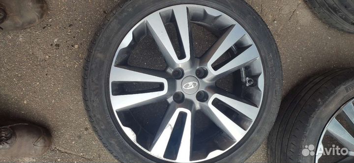 Оригинальный комплект R17 LADA Vesta SW Cross R17