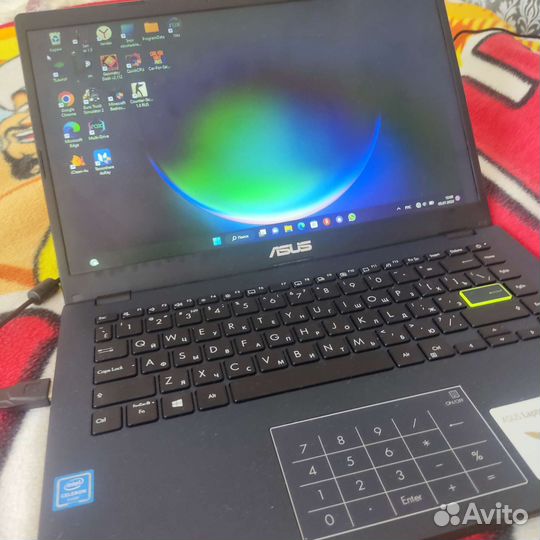 Ноутбук asus