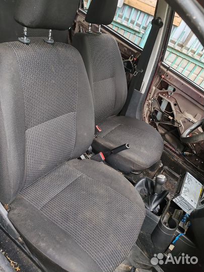 Сиденья передние гранта седан