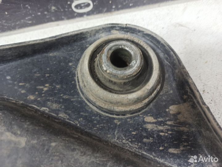 Рычаг передний правый нижний