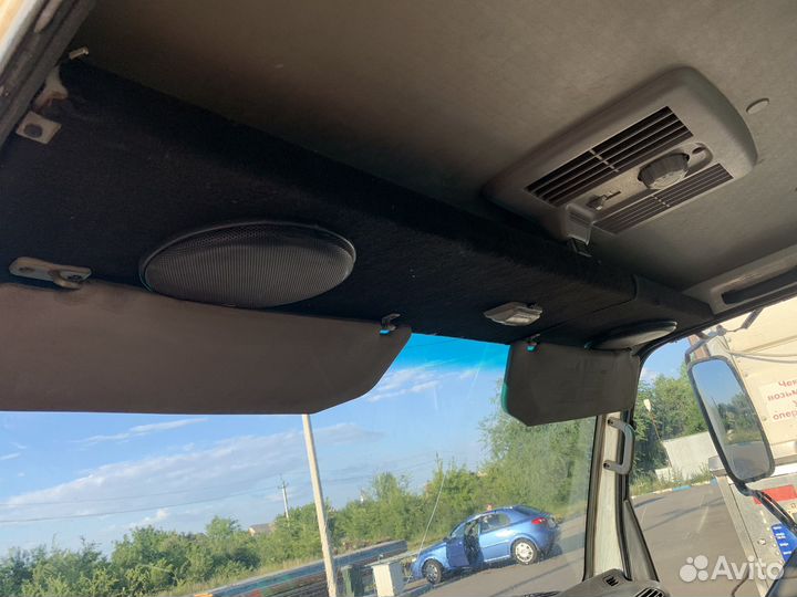 Isuzu ELF (N-series) изотермический, 2002