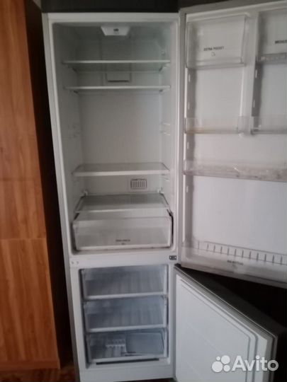 Холодильник Hotpoint ariston бу