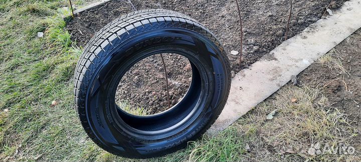 Dunlop Winter Maxx SJ8 215/70 R16