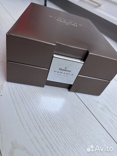 Коробка hennessy