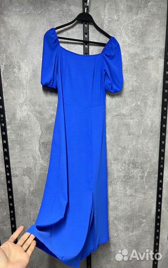 Платье с разрезами