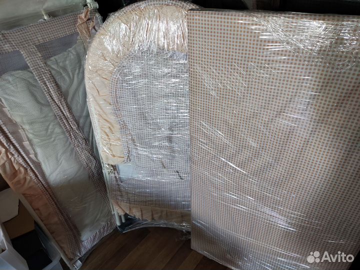 Продам детскую кроватку из IKEA с матрасом