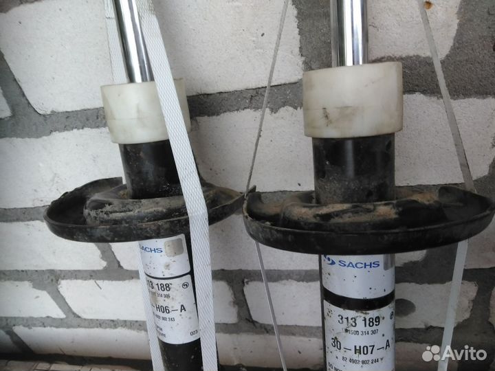 Стойки передние для mitsubishi colt