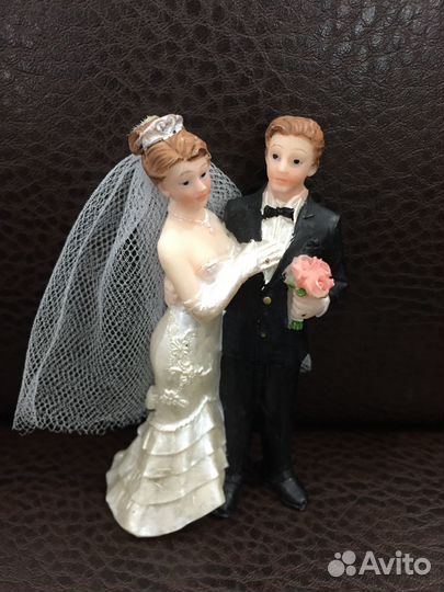 Фигурка на свадебный торт