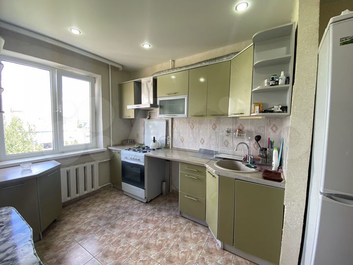 4-к. квартира, 76 м², 6/9 эт.