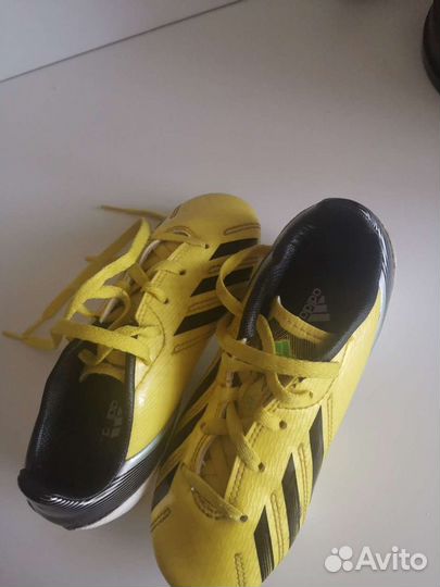 Футбольные бутсы