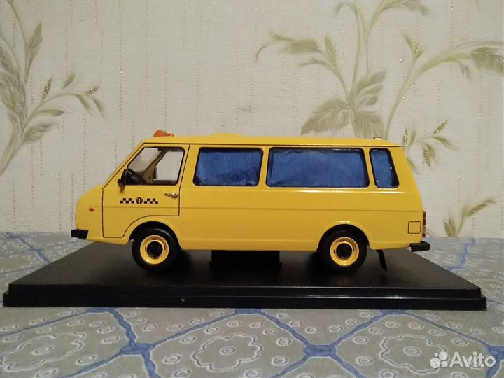 Раф-22038 ’Латвия 1:24 Hachette