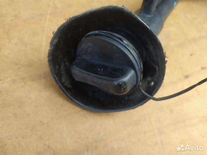 Горловина бензобака Nissan Tiida