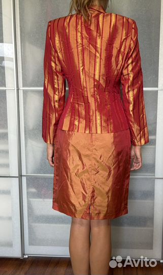 Костюм женский с юбкой 46