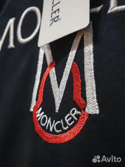 Футболка Moncler: всегда актуально