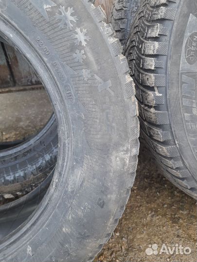 Michelin X-Ice North 3 215/65 R16 102T