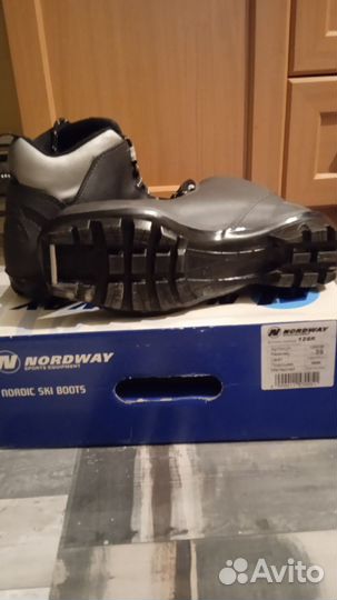 Лыжные ботинки