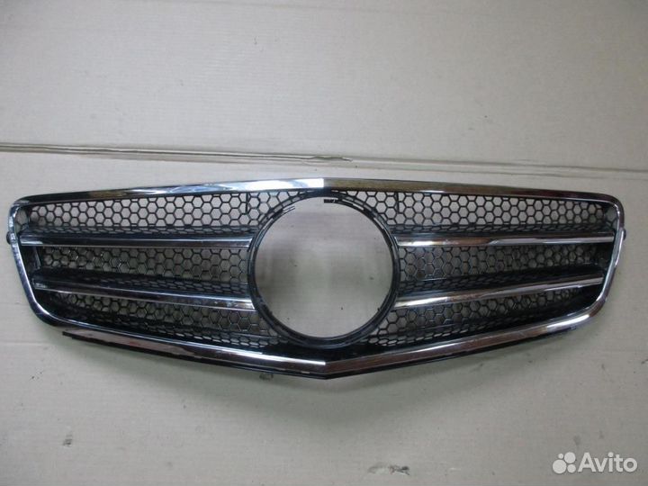Решетка радиатора w204 C-class 272.948 2008