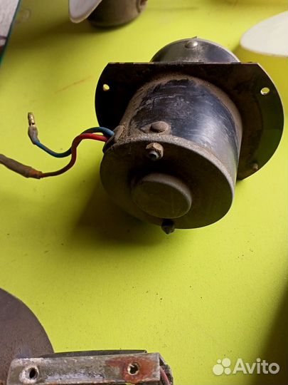 Мотор с вентилятором вытяжки воздуха автобуса