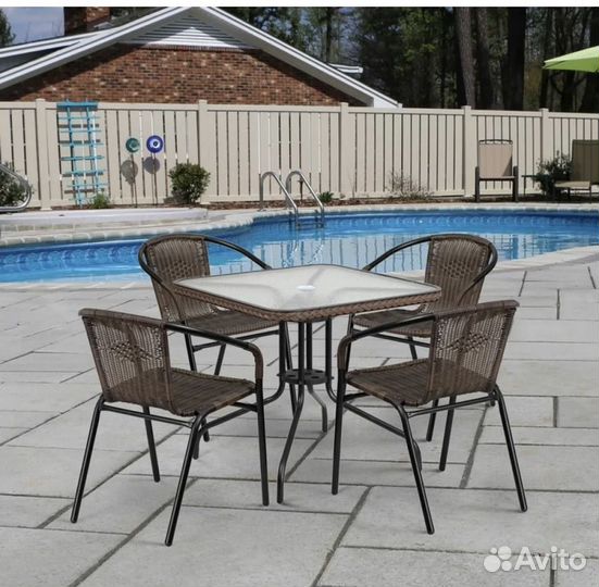 Столы и стулья