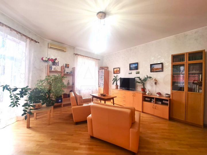 3-к. квартира, 106 м², 3/9 эт.