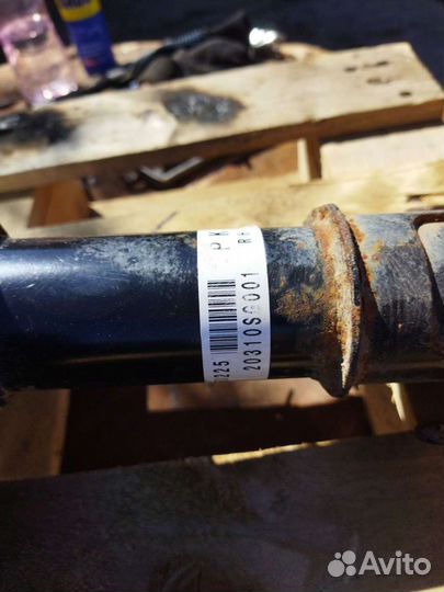 Стойки передние Форестер SJ