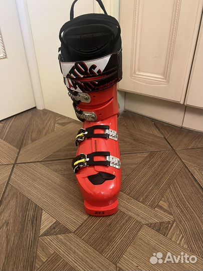 Горнолыжные ботинки atomic