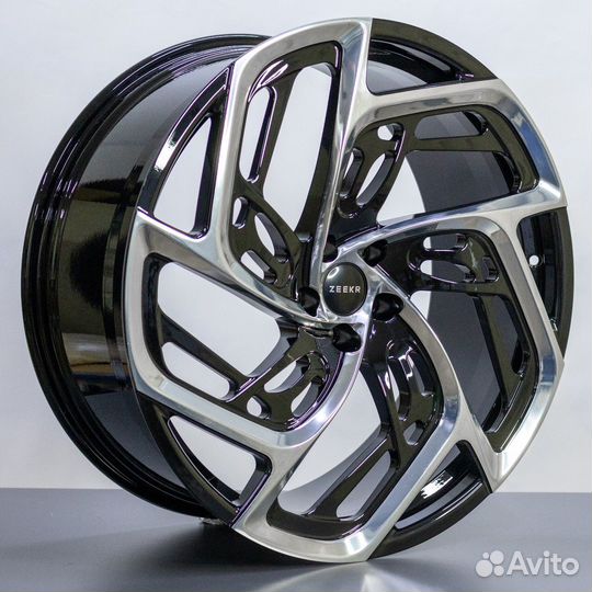 Стильные кованные диски на Zeekr R22