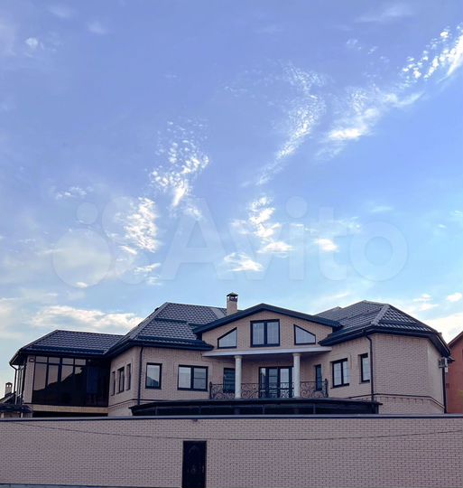 Дом 810 м² на участке 6 сот.