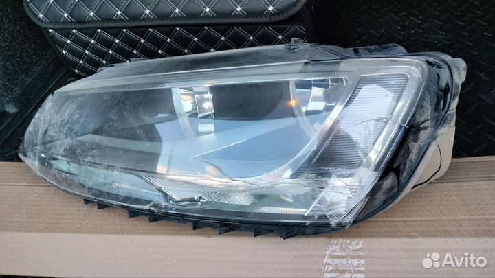 Фара левая jetta 6