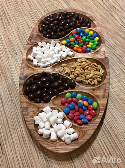 Поднос резной деревянный