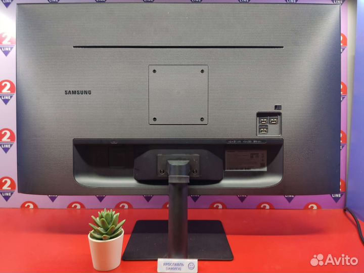 Монитор TV Samsung M7 LS32AM 4K скупка/залог