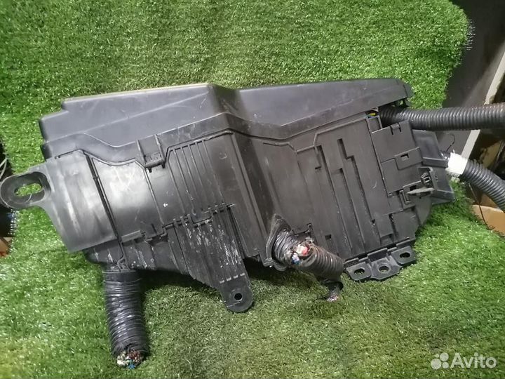 Блок предохранителей 284B71AA0A Nissan Teana J32